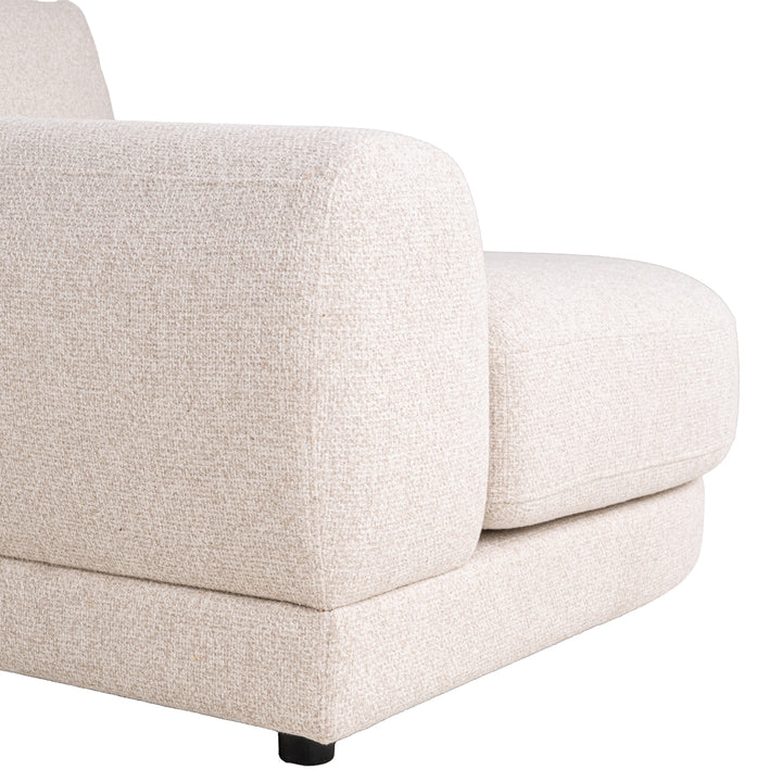 Bank Trinity Custom-Lounge links