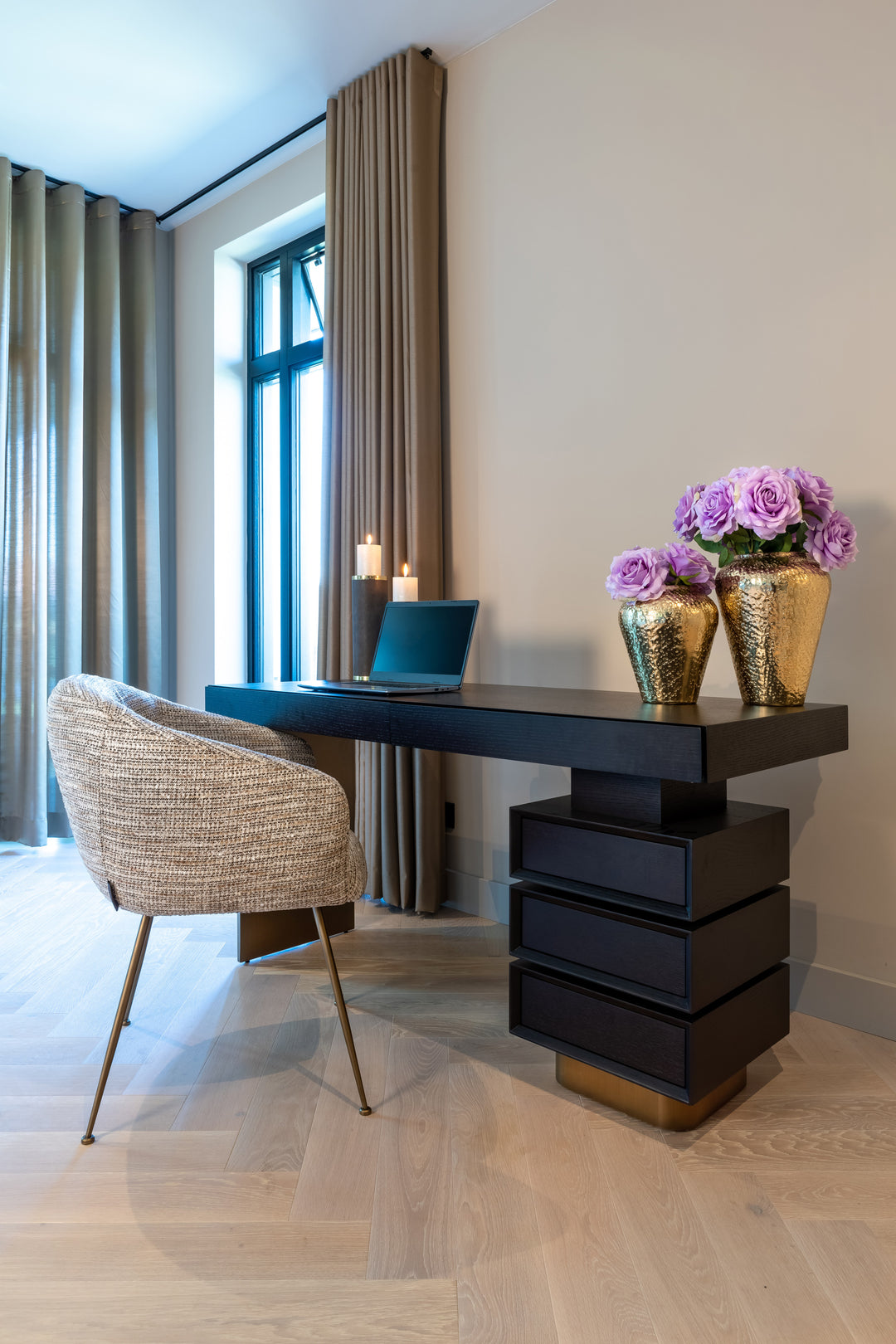 Bureau Alexander Jones charcoal (Connar)