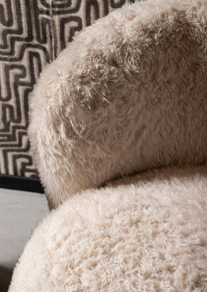 PTMD Aphrodite Armchair Beige Fur