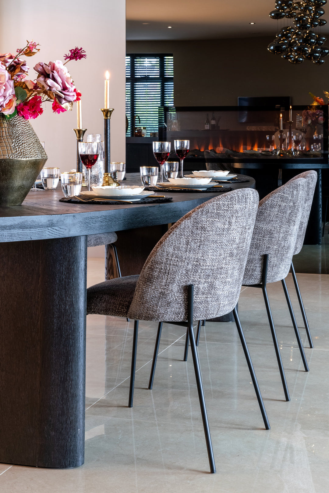 Dining table Lilly dark coffee 330