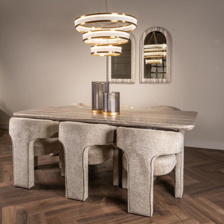 Richmond Belle eetkamerstoelen aan een eettafel | CéJor Wonen