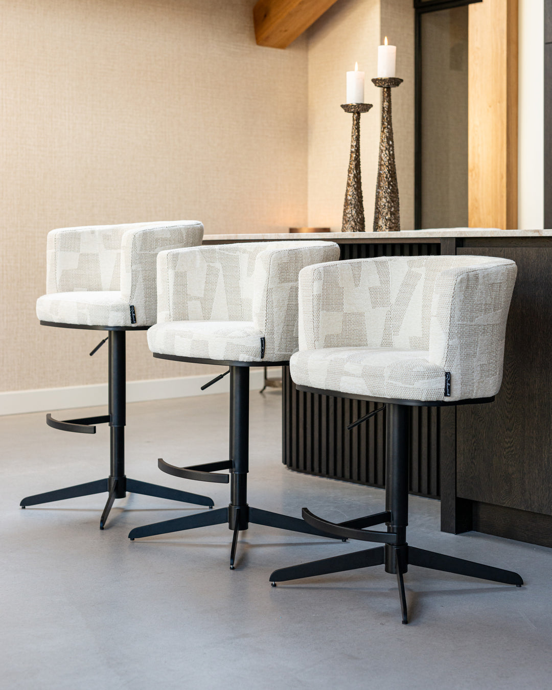 Barhocker Cheyenne beige Graffiti Drehbar