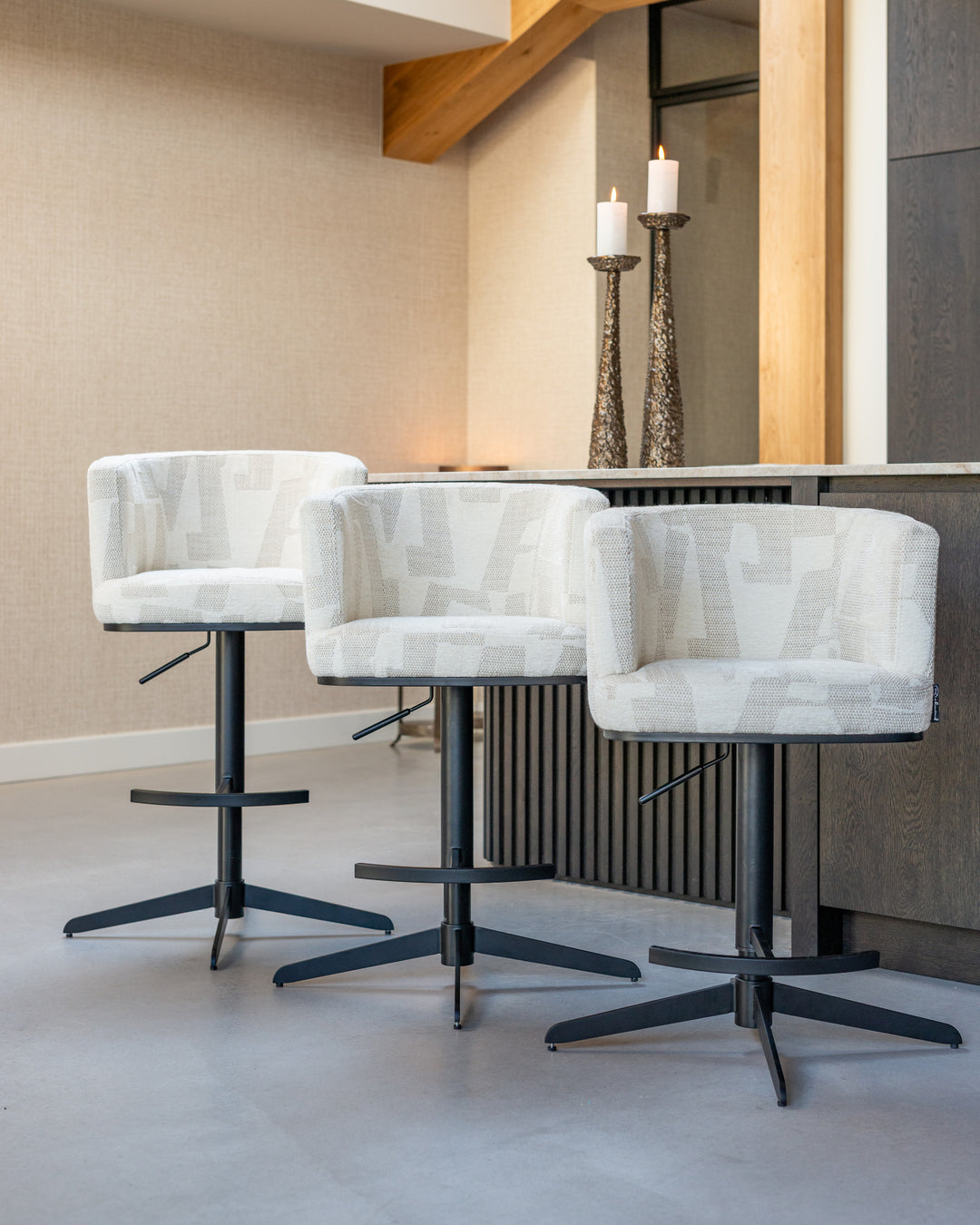 Barhocker Cheyenne beige Graffiti Drehbar