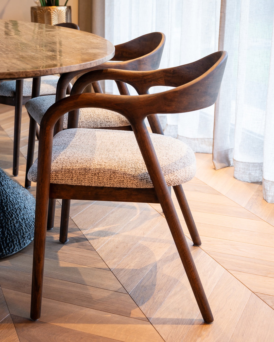Eetkamerstoel Mihara mocca fancy fire retardant