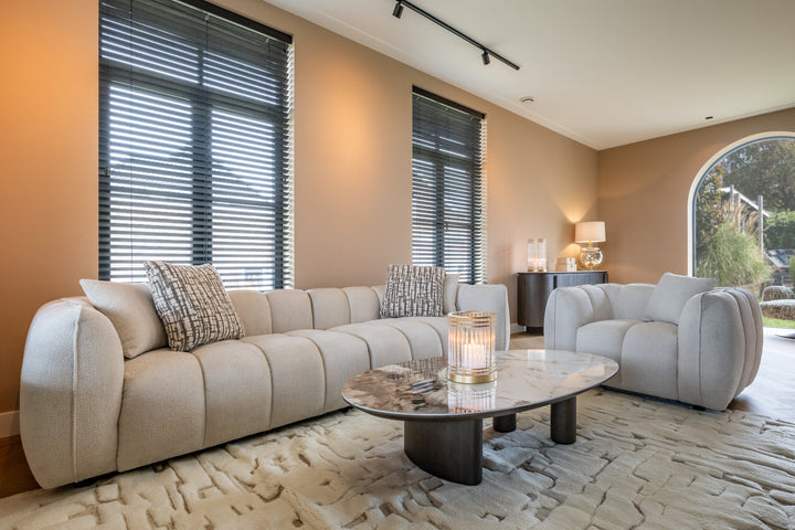 Bank Jezebel cream fancy