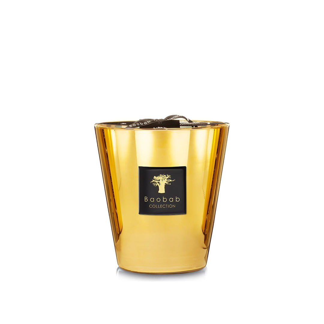 Baobab Collection geurkaars Aurum Max 16, goudkleurig glas, vrijstaand op witte achtergrond.