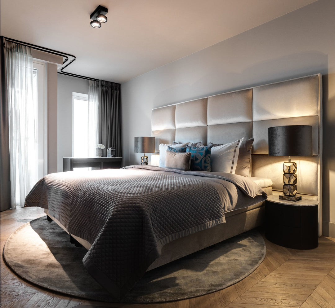 Nachtkastje Aldo in eiken Charcoal – sfeerbeeld in interieur