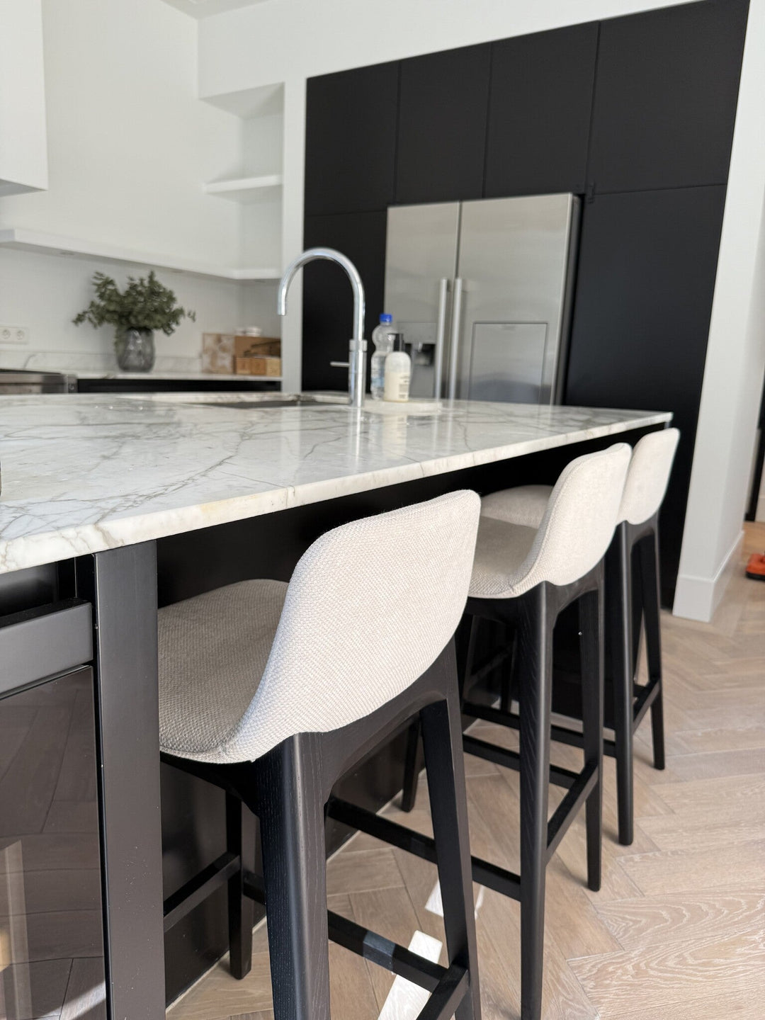 Barkruk Milano – modelbeeld in een interieur