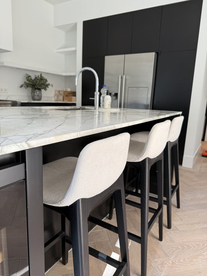 Barkruk Milano – modelbeeld in een interieur