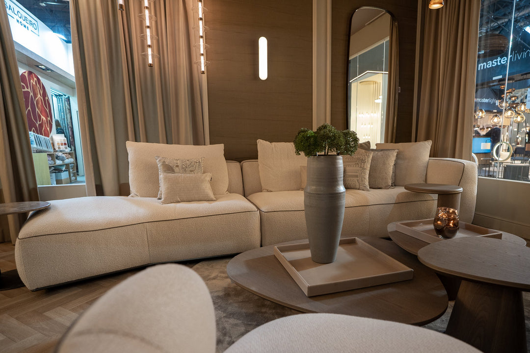 Hoekbank Divano in witbeige in een interieur