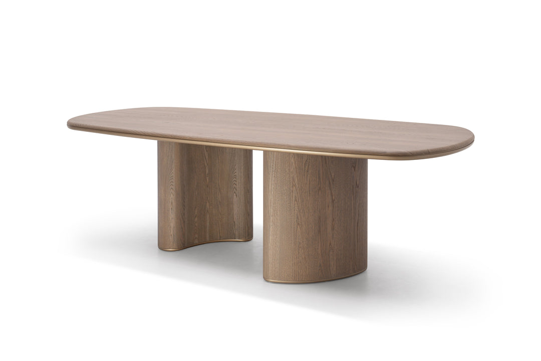 Eettafel Giuli in licht eiken – vrijstaand productbeeld