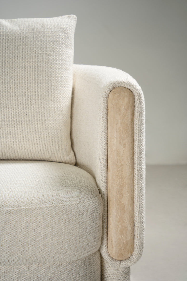 Fauteuil Tarida in travertin – detail