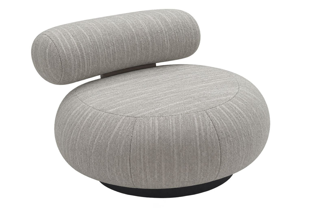 Draaifauteuil Iris in lichttaupe – vrijstaand productbeeld
