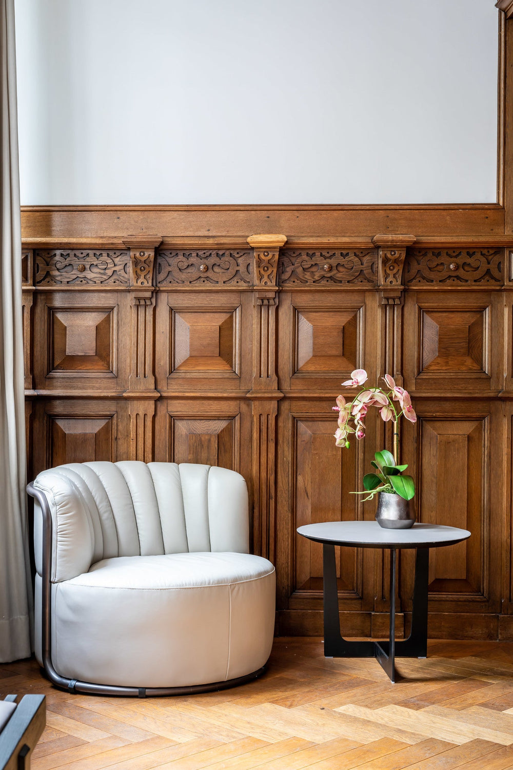 Fauteuil Monti in Cappuccino in een interieur