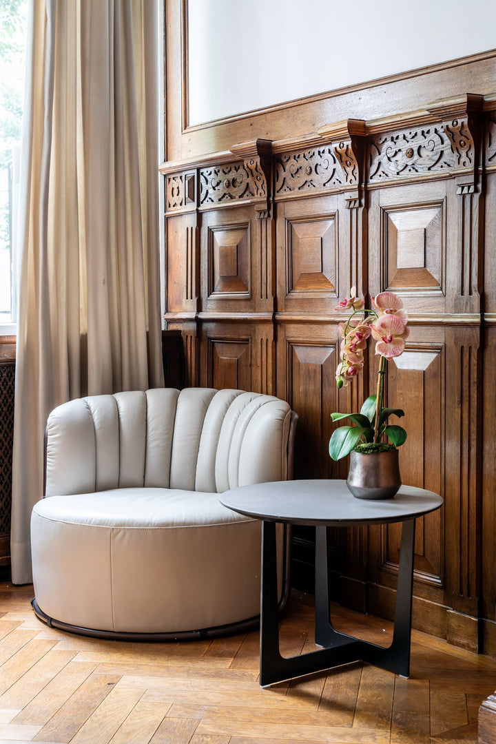 Fauteuil Monti in Cappuccino in een interieur