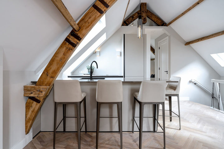 Barstoel Diana in beige in een interieur