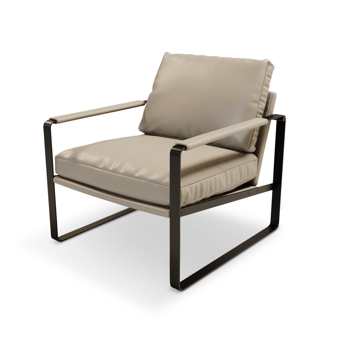 Fauteuil Mila in lichttaupe vegan leer – vrijstaand productbeeld