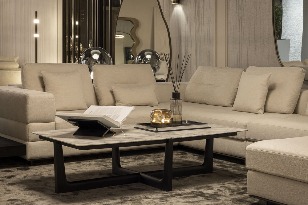 Salontafel Brio in Calacatta-marmer en hout in een interieur