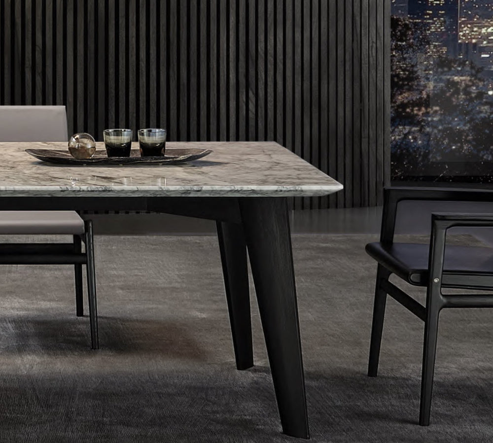 Eettafel Brio in Calacatta-marmer en gerookt houtfineer in een interieur