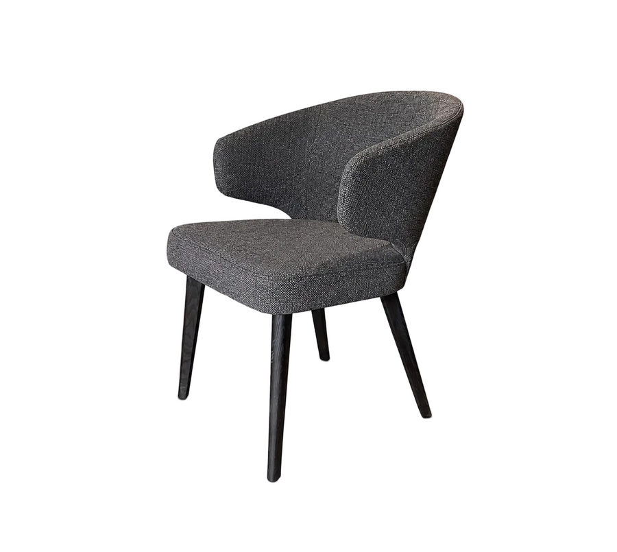 The Grand Eetkamerstoel Alicia Grijs – productfoto op witte achtergrond