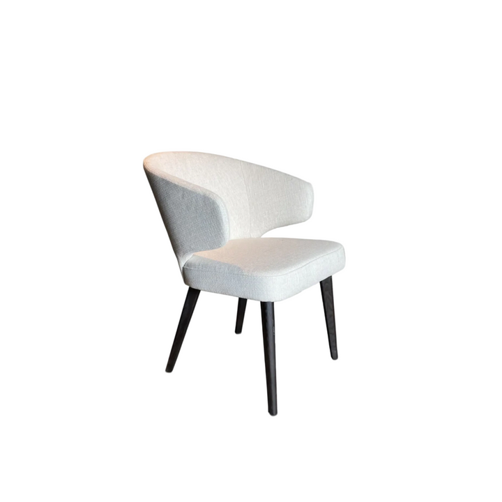 The Grand Eetkamerstoel Alicia Witbeige – productfoto op witte achtergrond