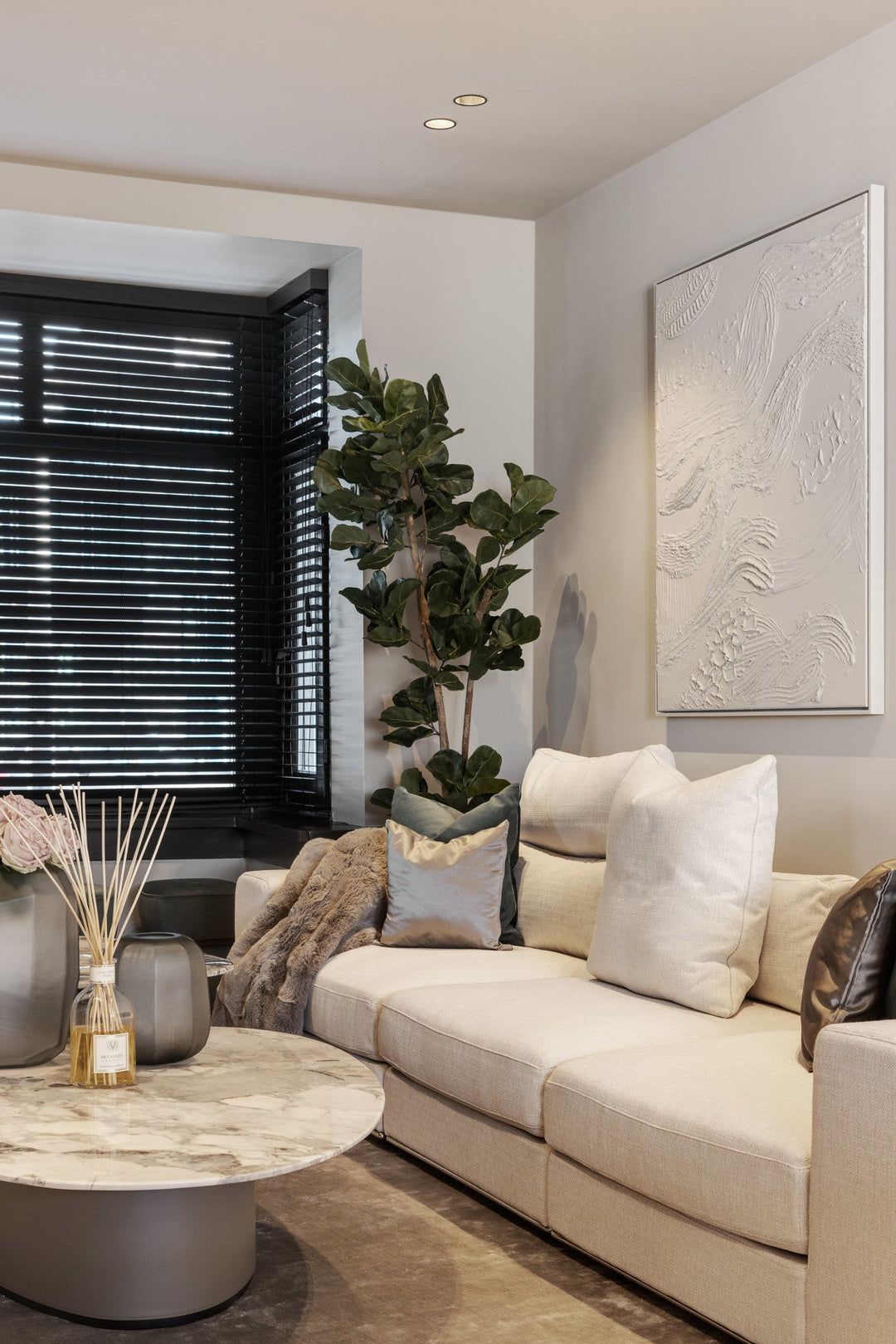 Bank Venice in beige in een interieur