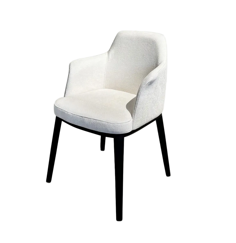 The Grand Eetkamerstoel Milano Lichtbeige – productfoto op witte achtergrond
