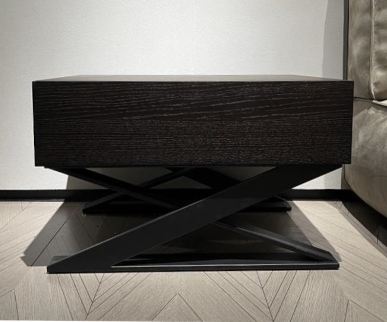 Nachtkastje Cross in Smoke Wood in een interieur