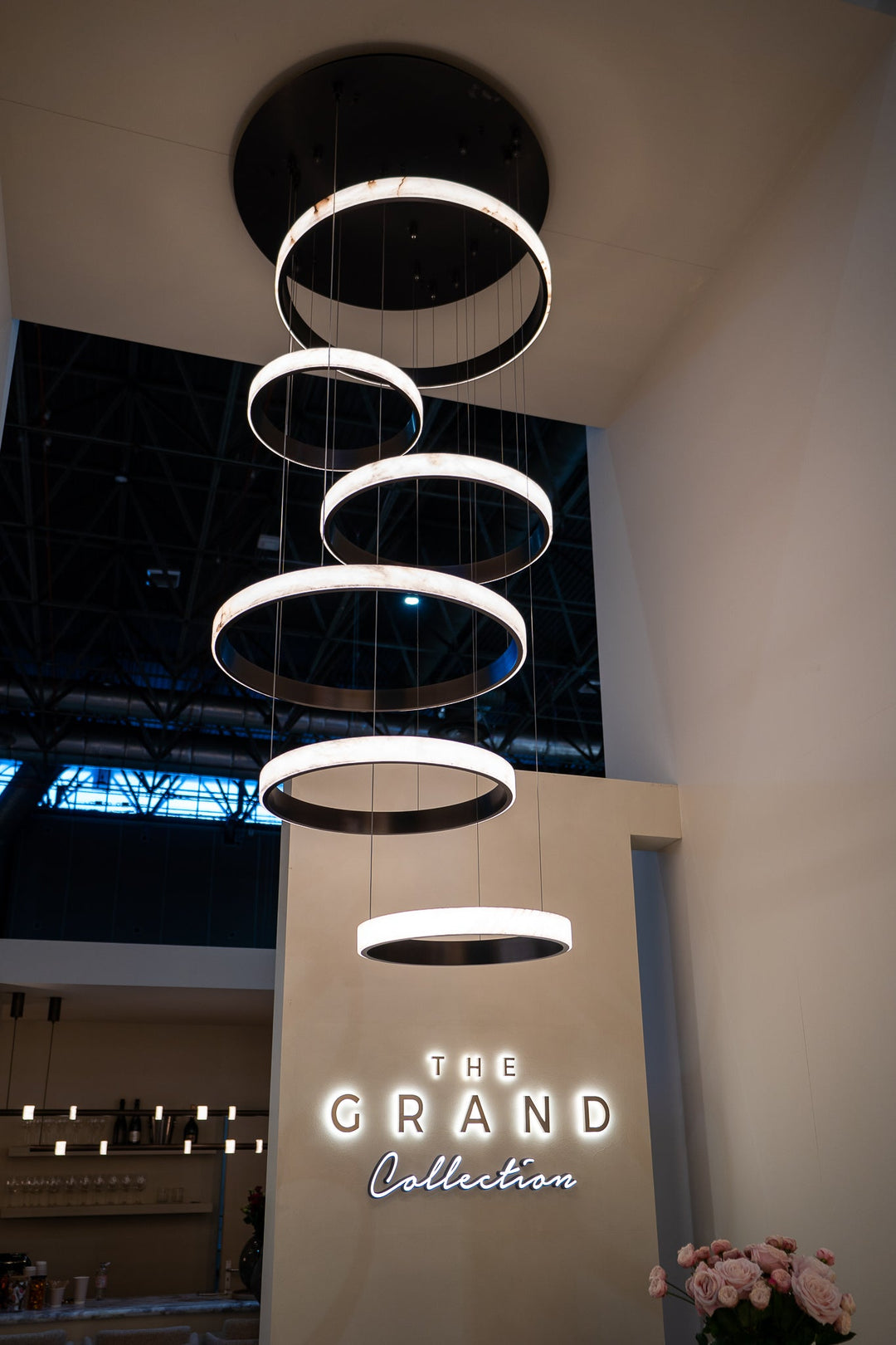 Kroonluchter Giuseppe in albast in een interieur