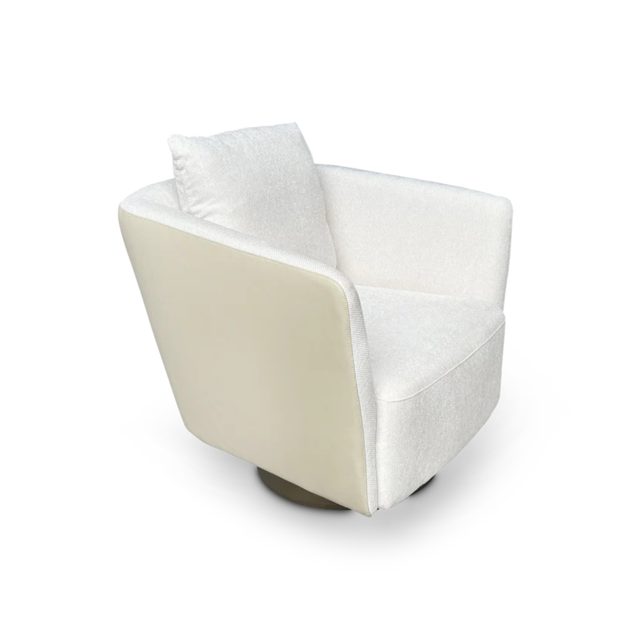 Draaifauteuil Borgia in beige leer – vrijstaand productbeeld