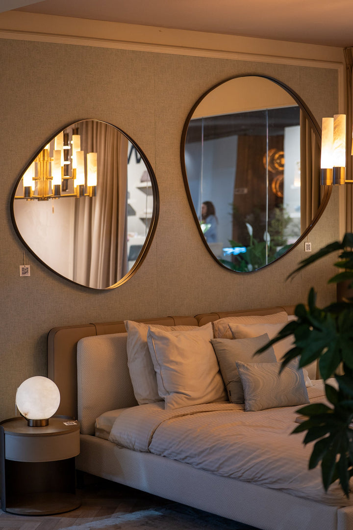 Bedframe Calabria in beige in een interieur