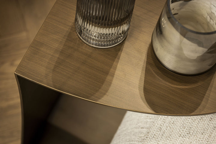 Bijzettafel Montu in bronsafwerking – detail
