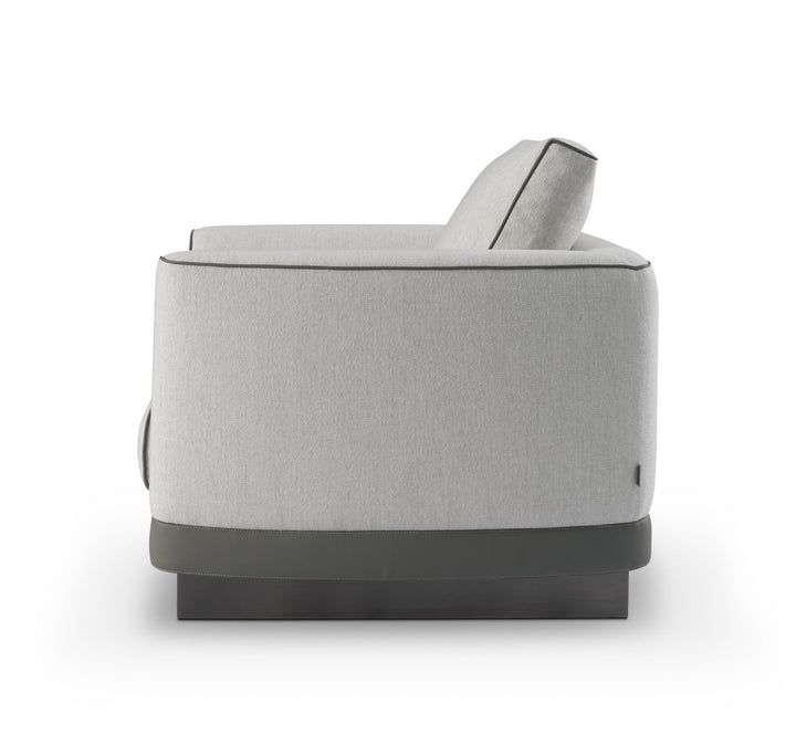 Fauteuil Gregorio in Greige – vrijstaand productbeeld