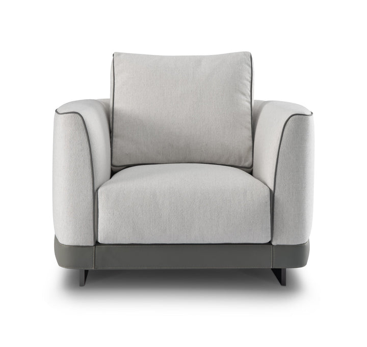 Fauteuil Gregorio in Greige – vrijstaand productbeeld