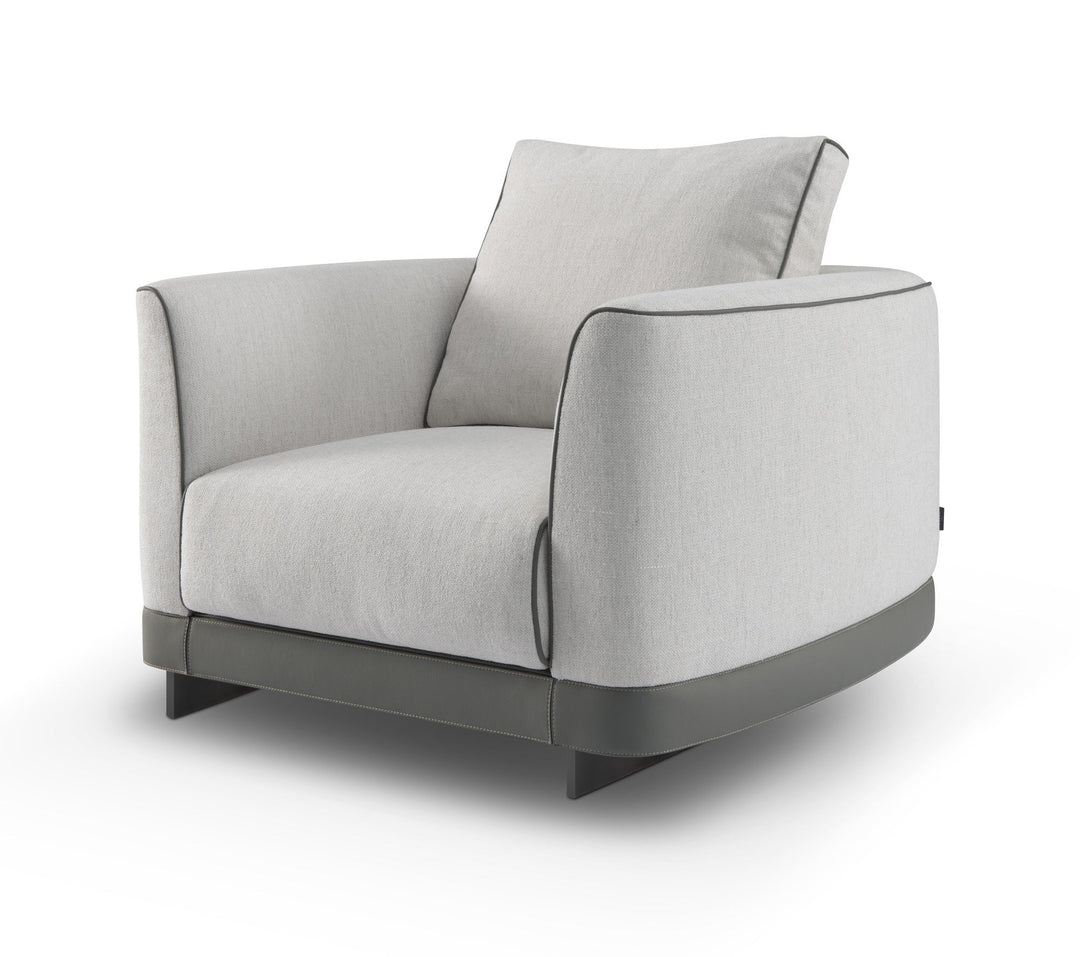 Fauteuil Gregorio in Greige – vrijstaand productbeeld