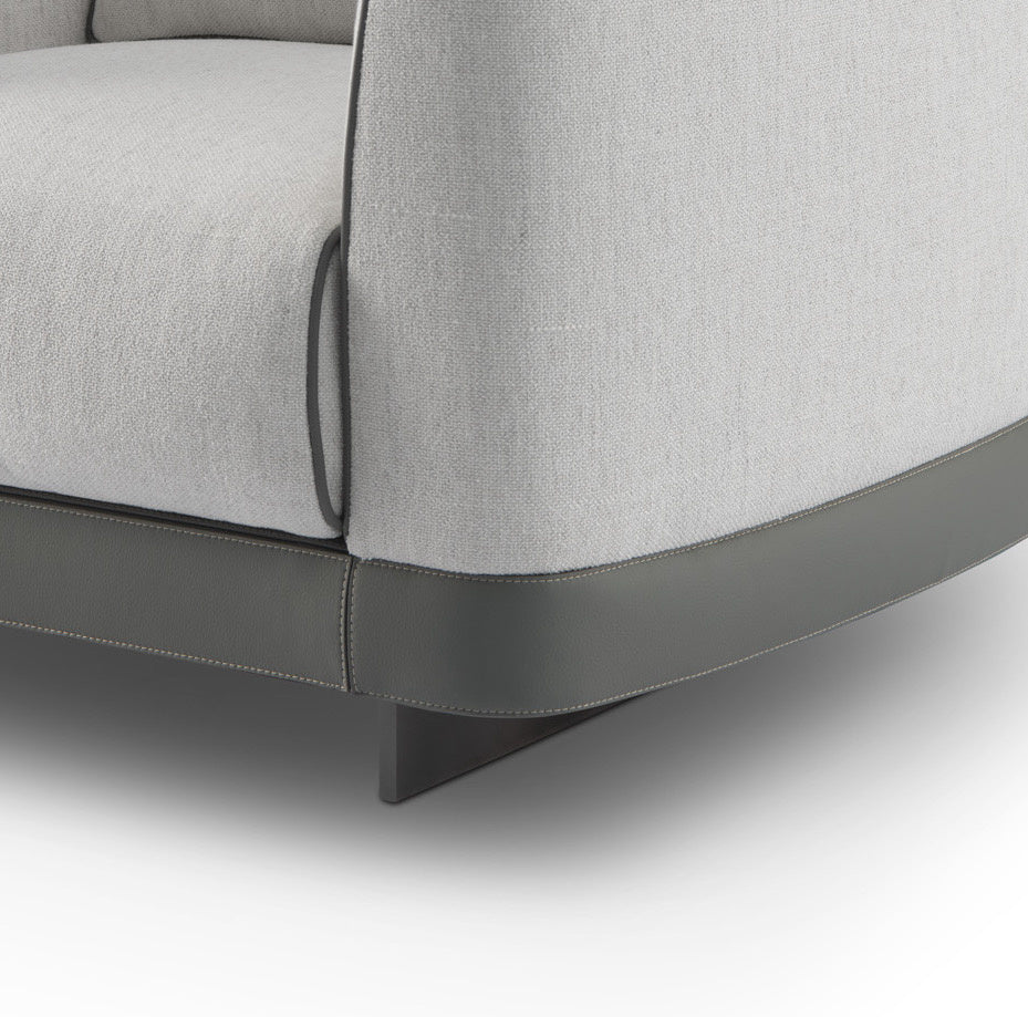 Fauteuil Gregorio in Greige – detail