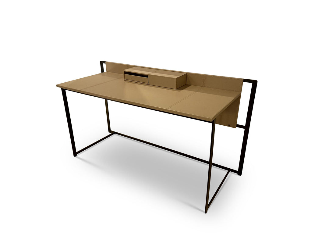 Bureau Volterra in beige leer structuur – vrijstaand productbeeld