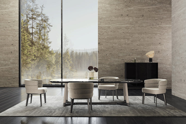 Eetkamerstoel Lyon in witbeige in een interieur