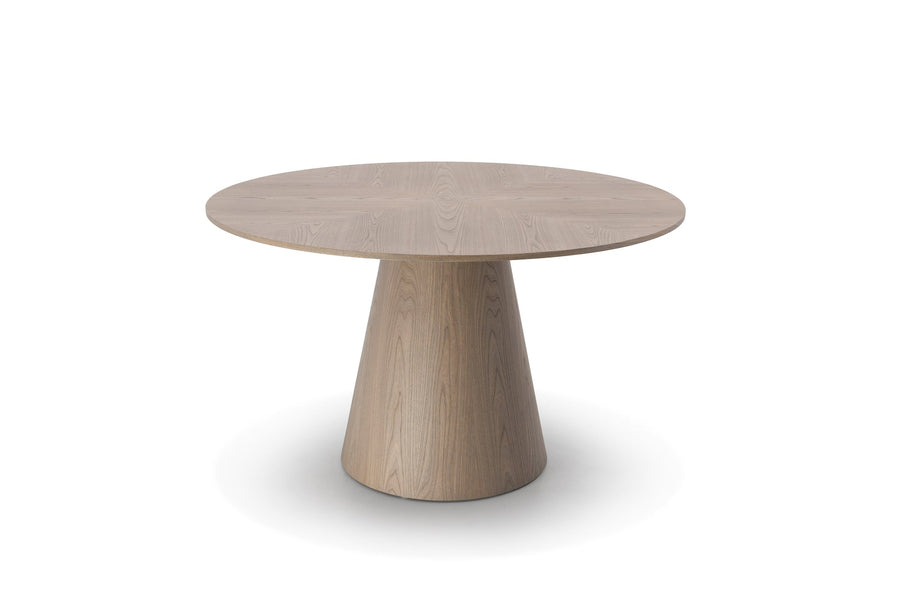 Eettafel Amalfi in licht eiken – vrijstaand productbeeld