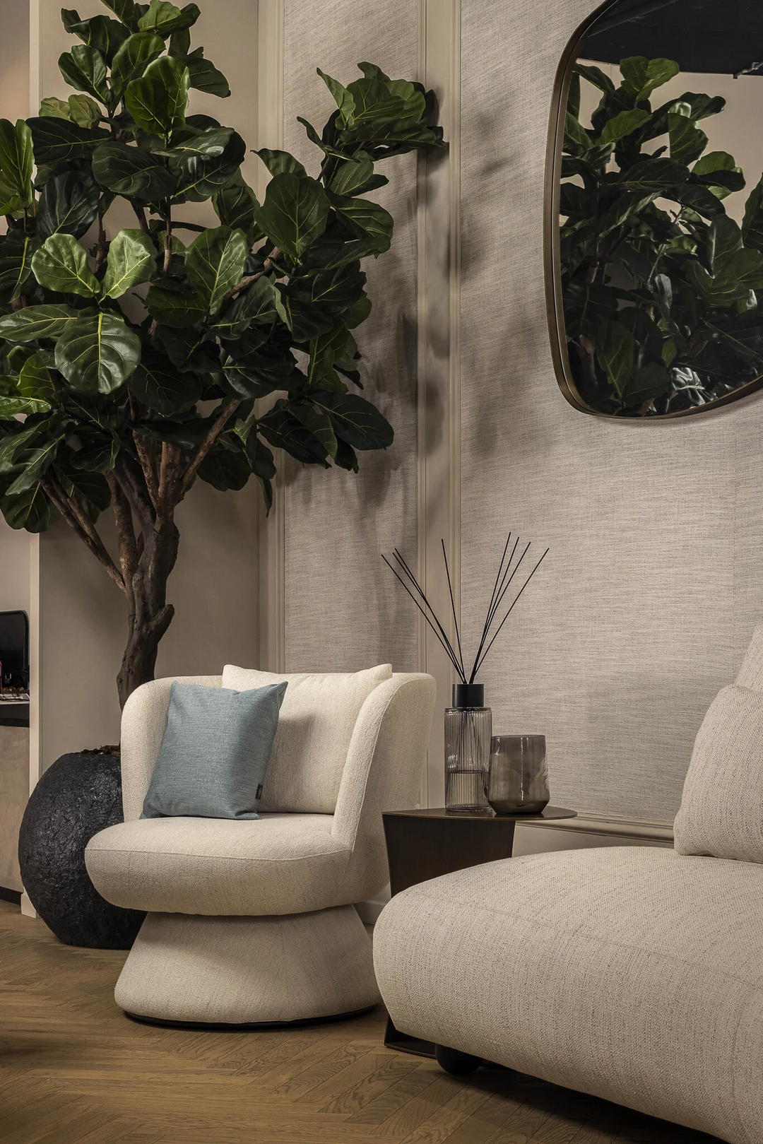 The Grand Fauteuil Anna Witbeige
